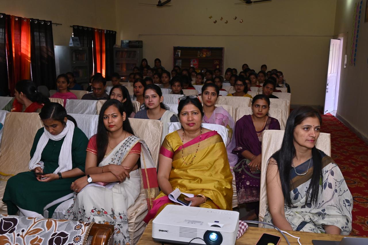 dav girls college kosli